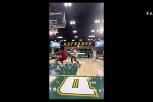 对位2米18巨人不虚！王俊杰NCAA两记三分射下10分集锦